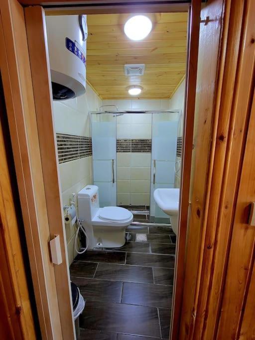 Atoom Lodge 제라시 외부 사진